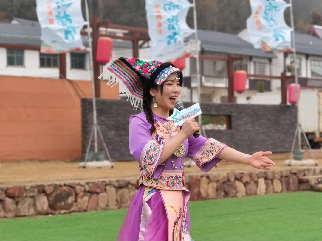 唱响擂台》张家界赛区海选赛的第三场在桑植县民歌寨隆重举行